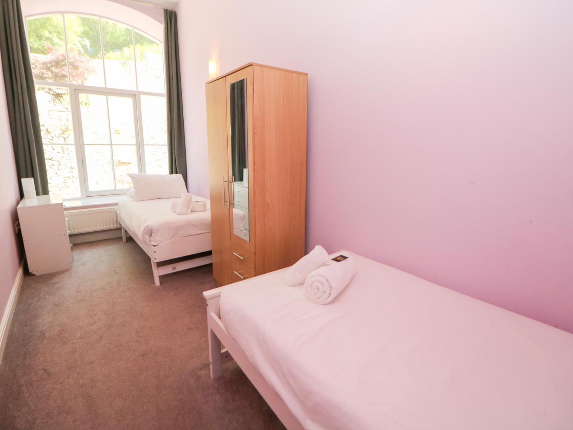 Wye Apartment, Litton Mill *
